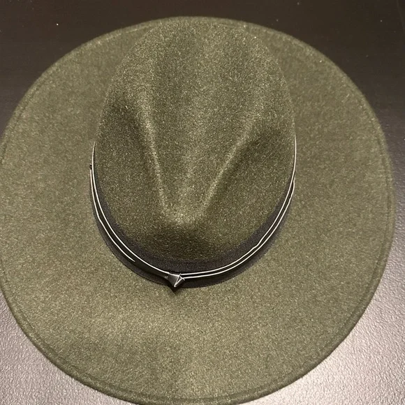NWOT Vince Camuto hat NWOT VINCE CAMUTO Metallic Textured Bucket Hat | eBay main image 3